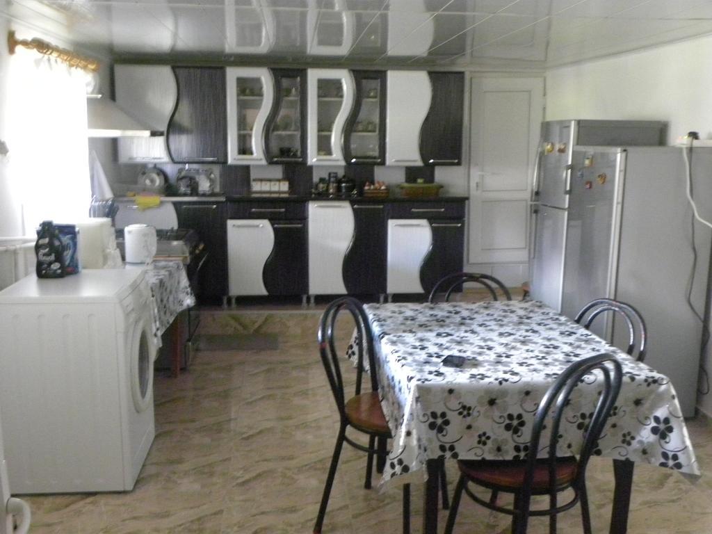 Mikheil Pitskhelauri Guest House Казбеги Екстериор снимка